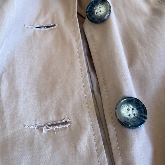 Kenneth Cole women’s tan trench coat size Medium - Picture 9 of 13